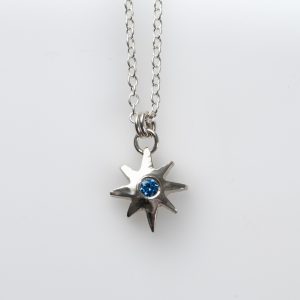 Collar estrella con zafiro de 3mm